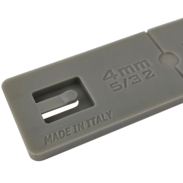 Entretoises plates en plastique