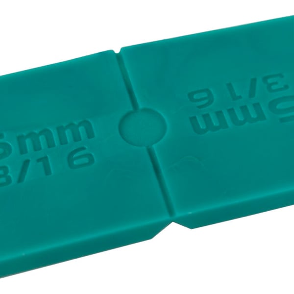 Entretoises plates en plastique